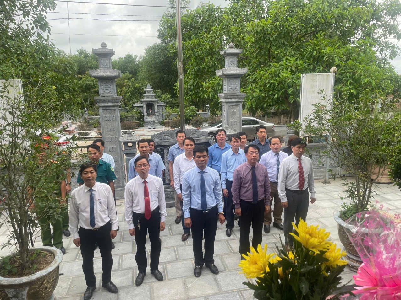 XÃ VĨNH ĐỊNH TỔ CHỨC LỄ DÂNG HƯƠNG CÁC ANH HÙNG LIỆT SĨ NHÂN DỊP KỶ NIỆM 80 NĂM CÁCH MẠNG THÁNG...
